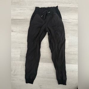 Lululemon black joggers 4